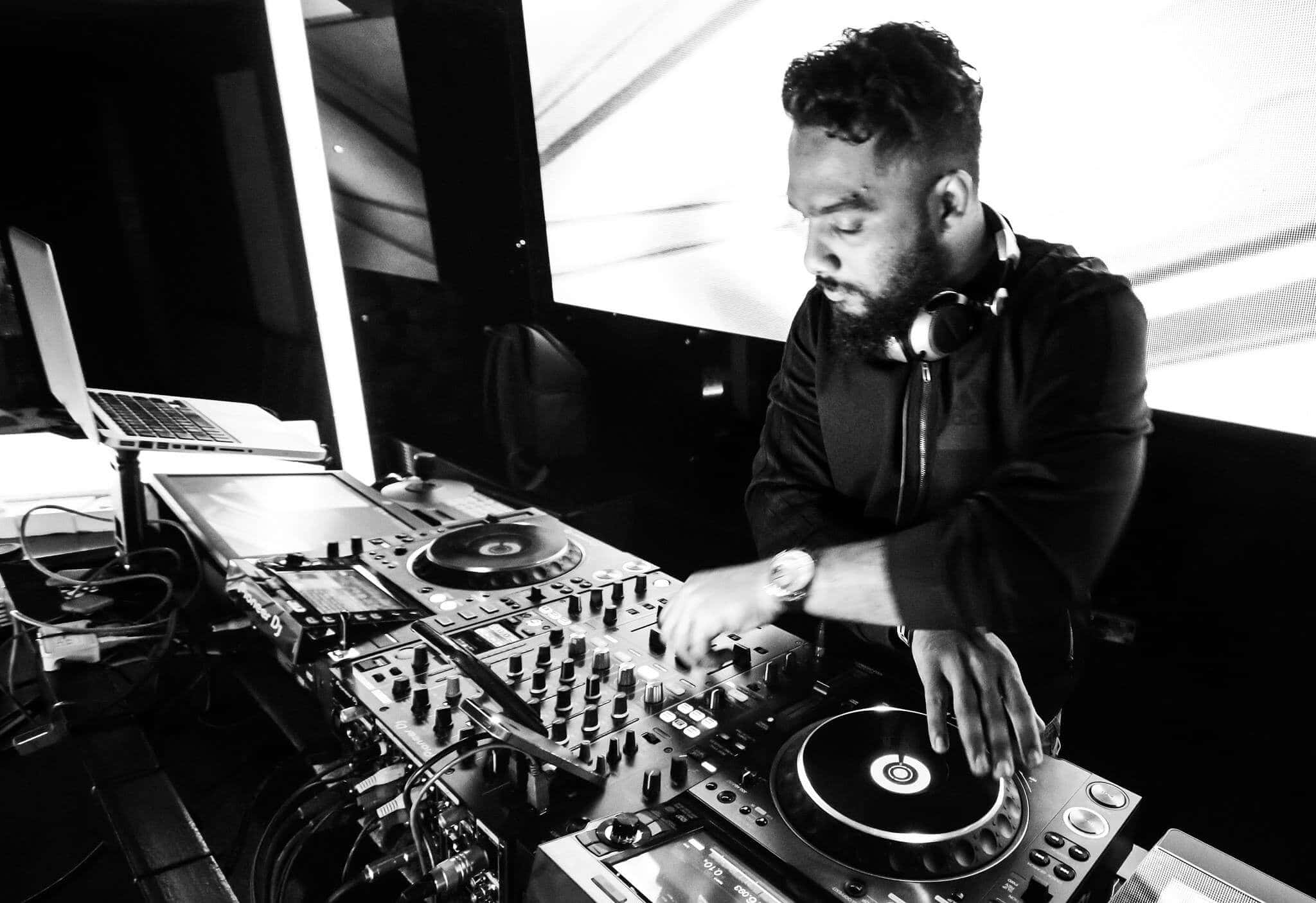 Nasty Unlimited Friday's Night thumb 2