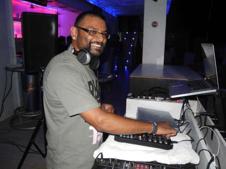 Saturday Live Music Night Ft Vinayak thumb 3