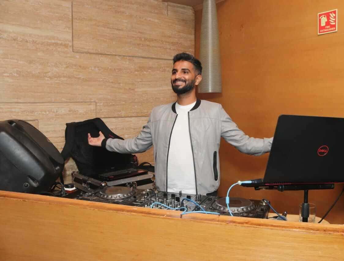 Redroom Ft Gallya | Kitty Ko thumb 4