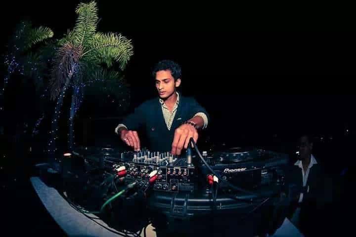 Selfie Party  thumb 2