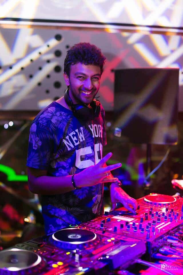 Rohit Barker Live At HOD  thumb 4