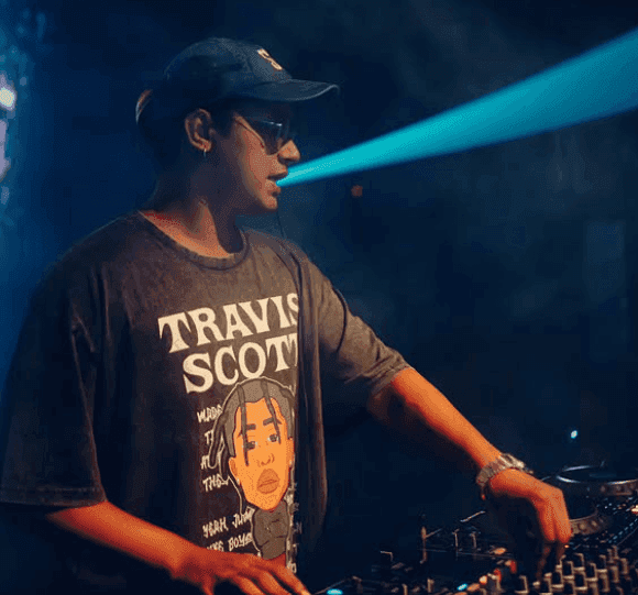 Friday Sessions Ft Tomy Wahl thumb 2