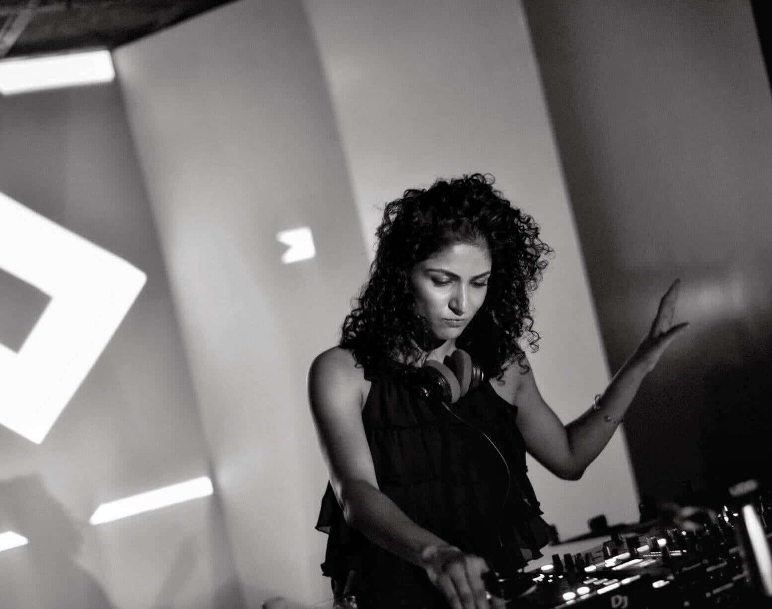 Avantika Live thumb 2