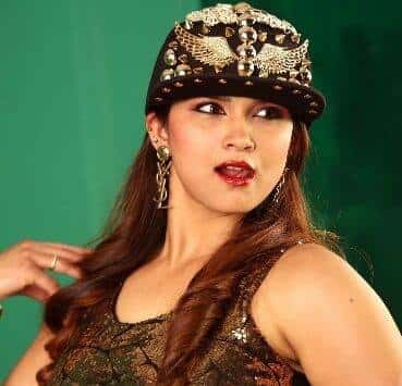 Holly-Bolly Desi Pataka! thumb 2