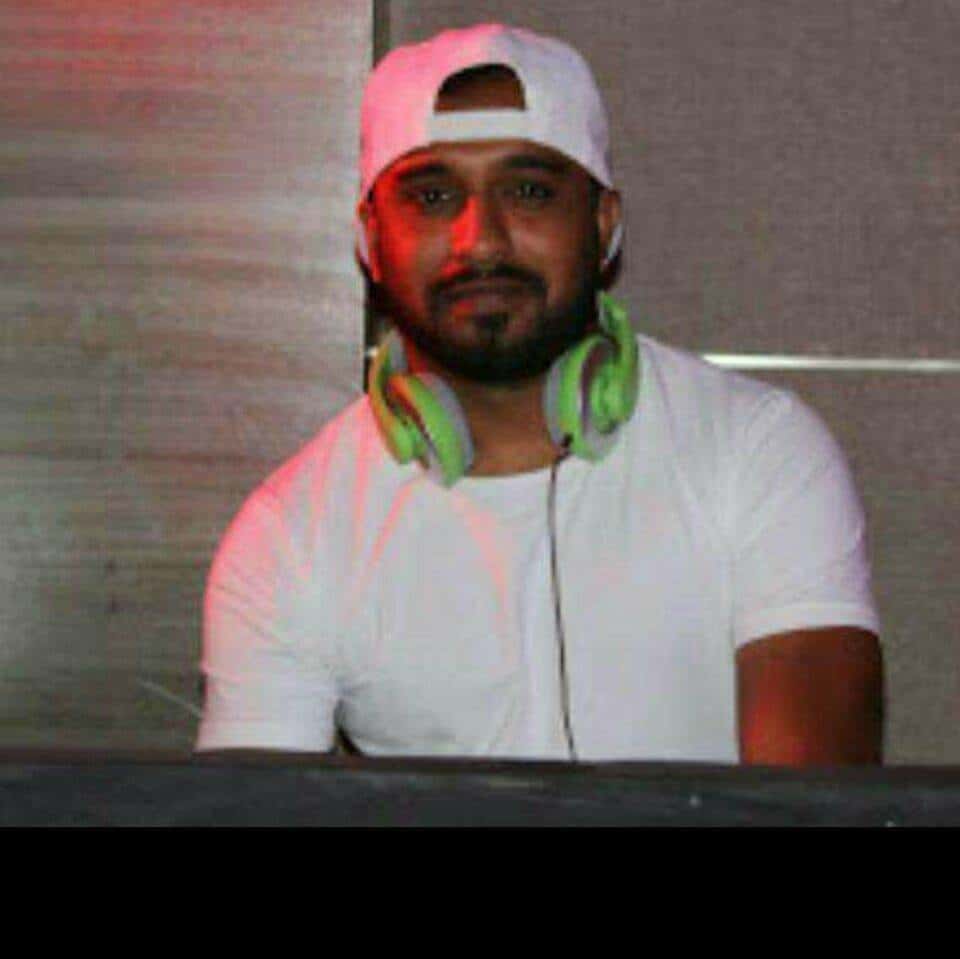 Sunday Bollywood Night  thumb 4