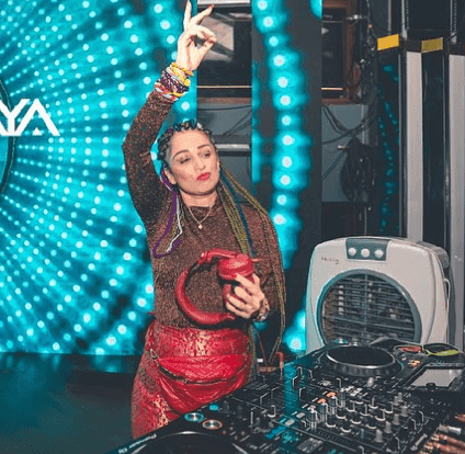 Holly Bolly Ladies Night thumb 4