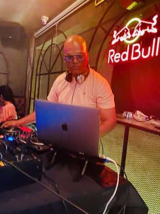 Filmy Friday | Ottoman  thumb 3