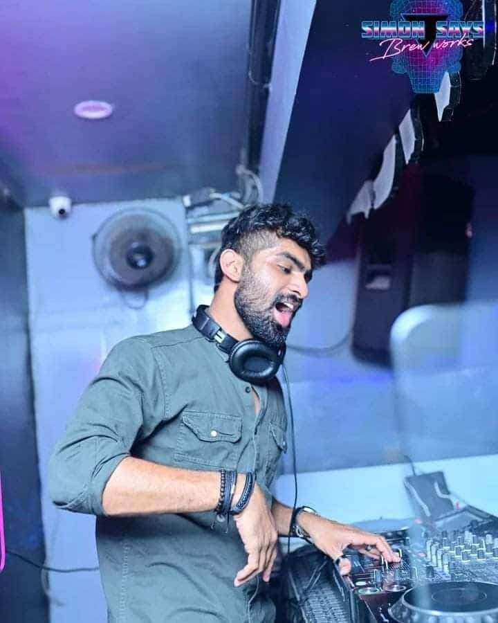 Ladies Night thumb 4