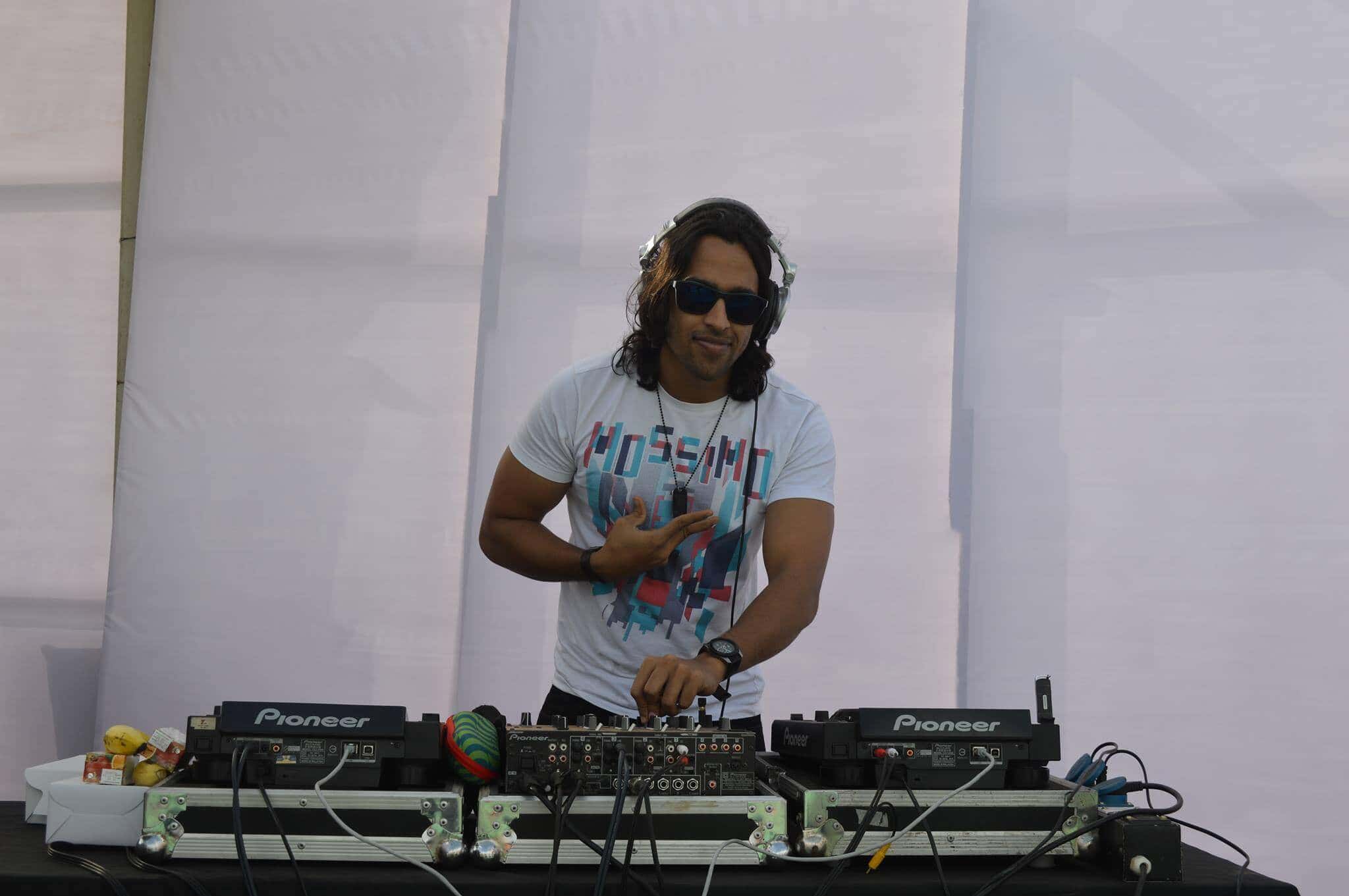 EVC 365 ft Pablo & Krish Hart thumb 2