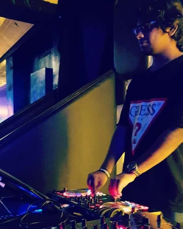 Sundowner Pool Side Party at Aloft Bangalore thumb 3