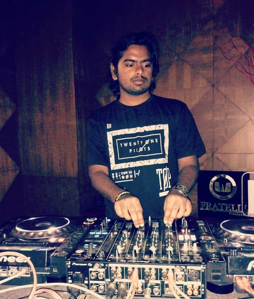 Sundowner Pool Side Party at Aloft Bangalore thumb 4