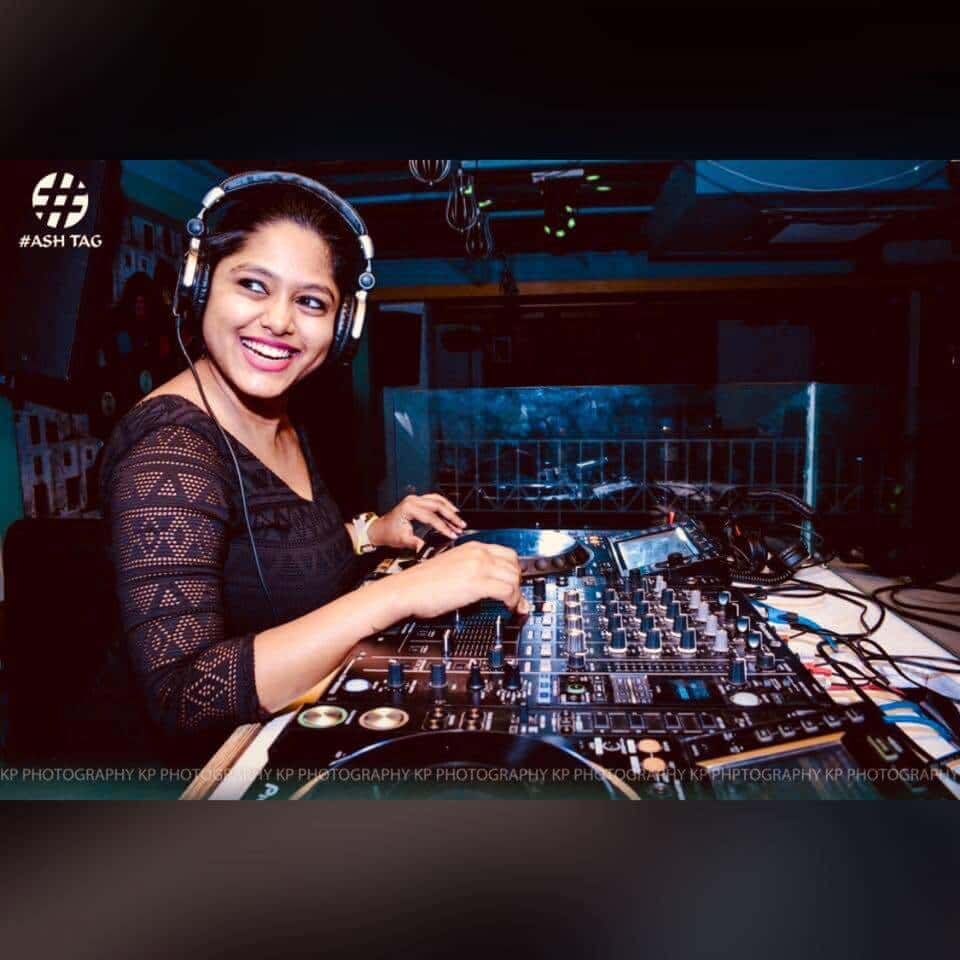 Sunday Ladies Night  thumb 3