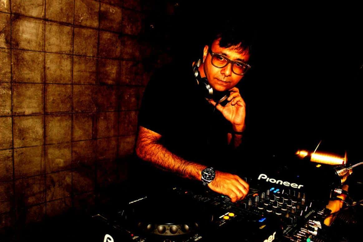 Studio Bollywood Night  | Skydeck Rooftop thumb 3