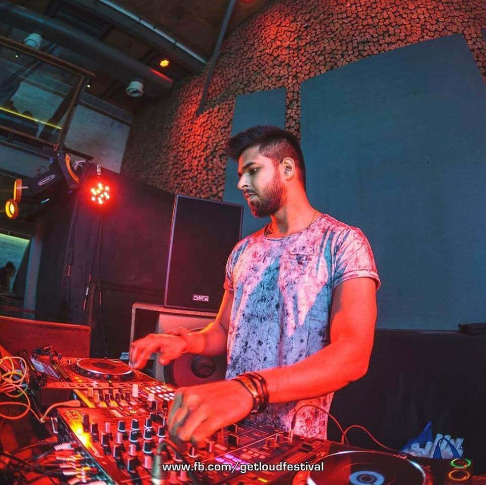 Jingle Bells - City's Biggest Christmas Party thumb 4