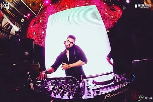 Jingle Bells - City's Biggest Christmas Party thumb 2