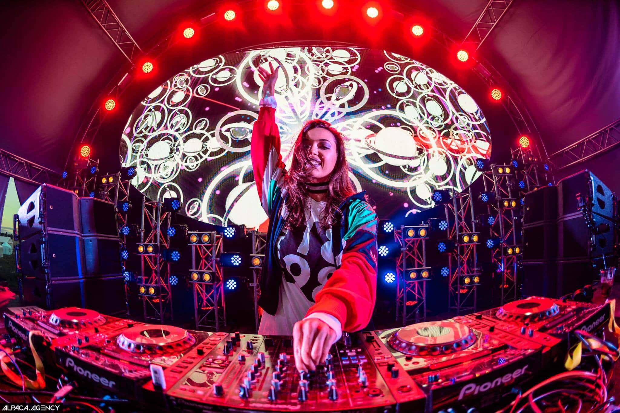 Mari Ferrari Live | Sunburn Union  thumb 4