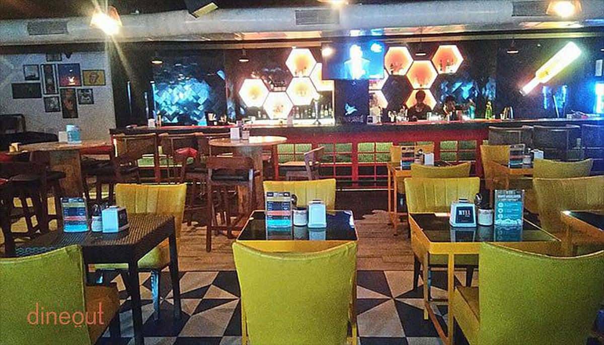 Ladies Night Wine O'Clock Wednesday Ft. DJ Esha & DJ Bhabani thumb 3