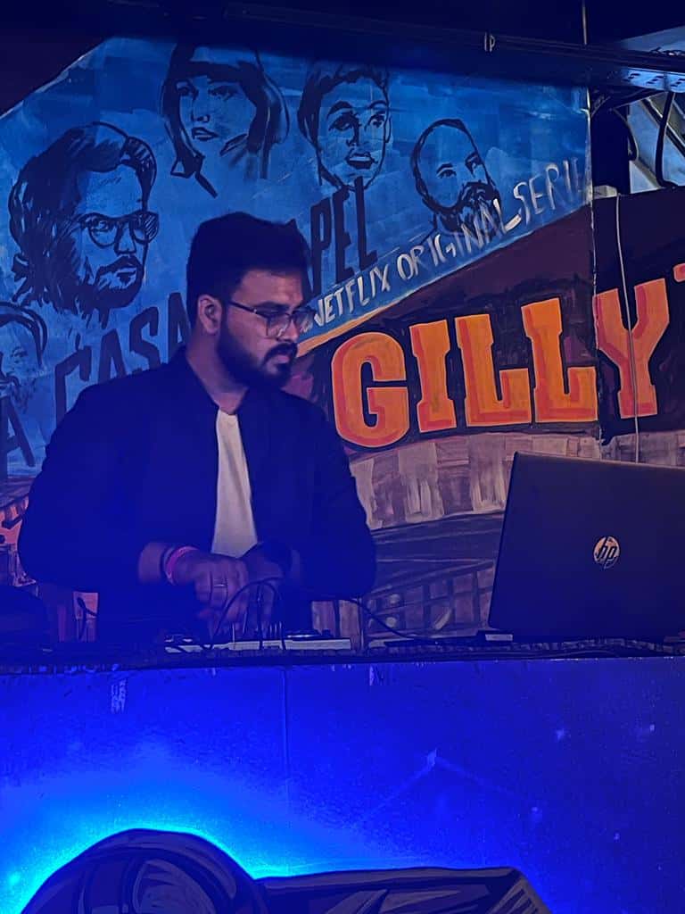 Friday Showdown Night thumb 4