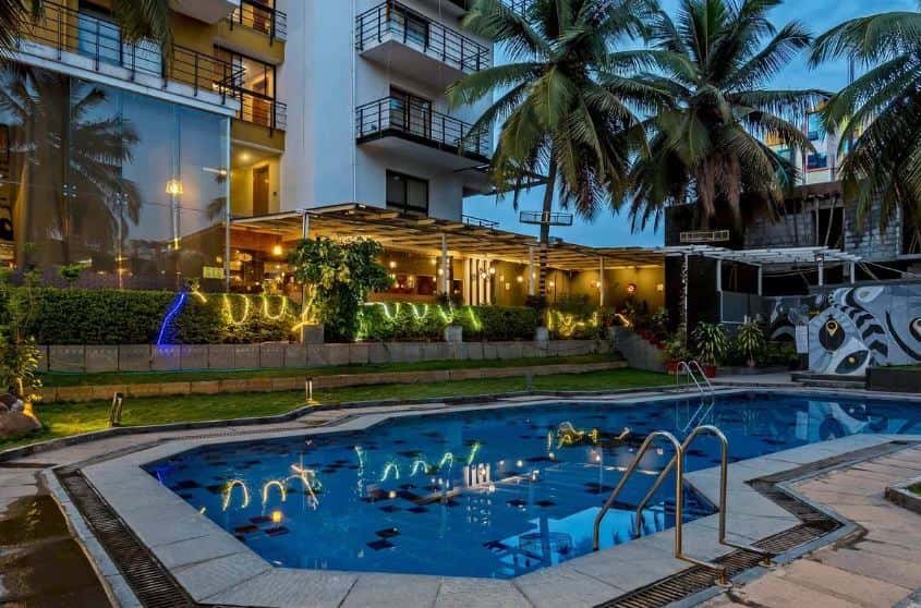 Wildest Anti - Sanskari Pool Party thumb 3