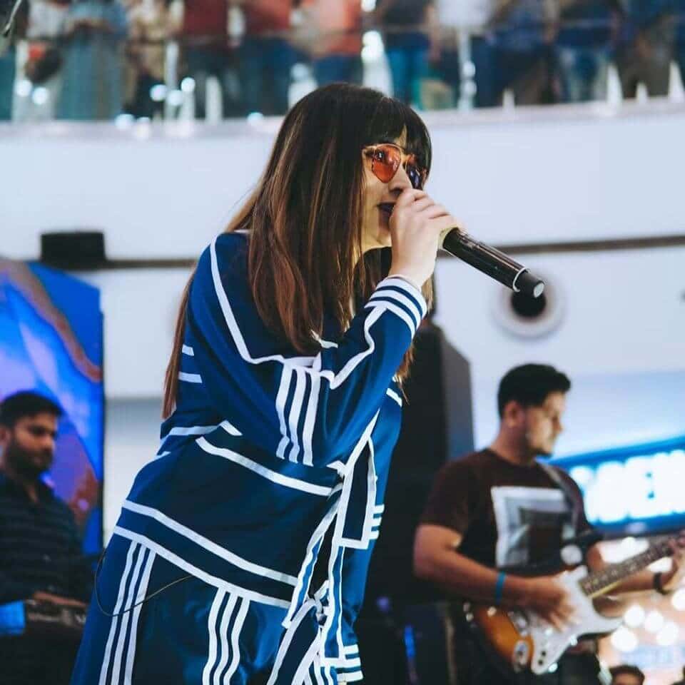 Aastha Gill Live In Bangalore thumb 4