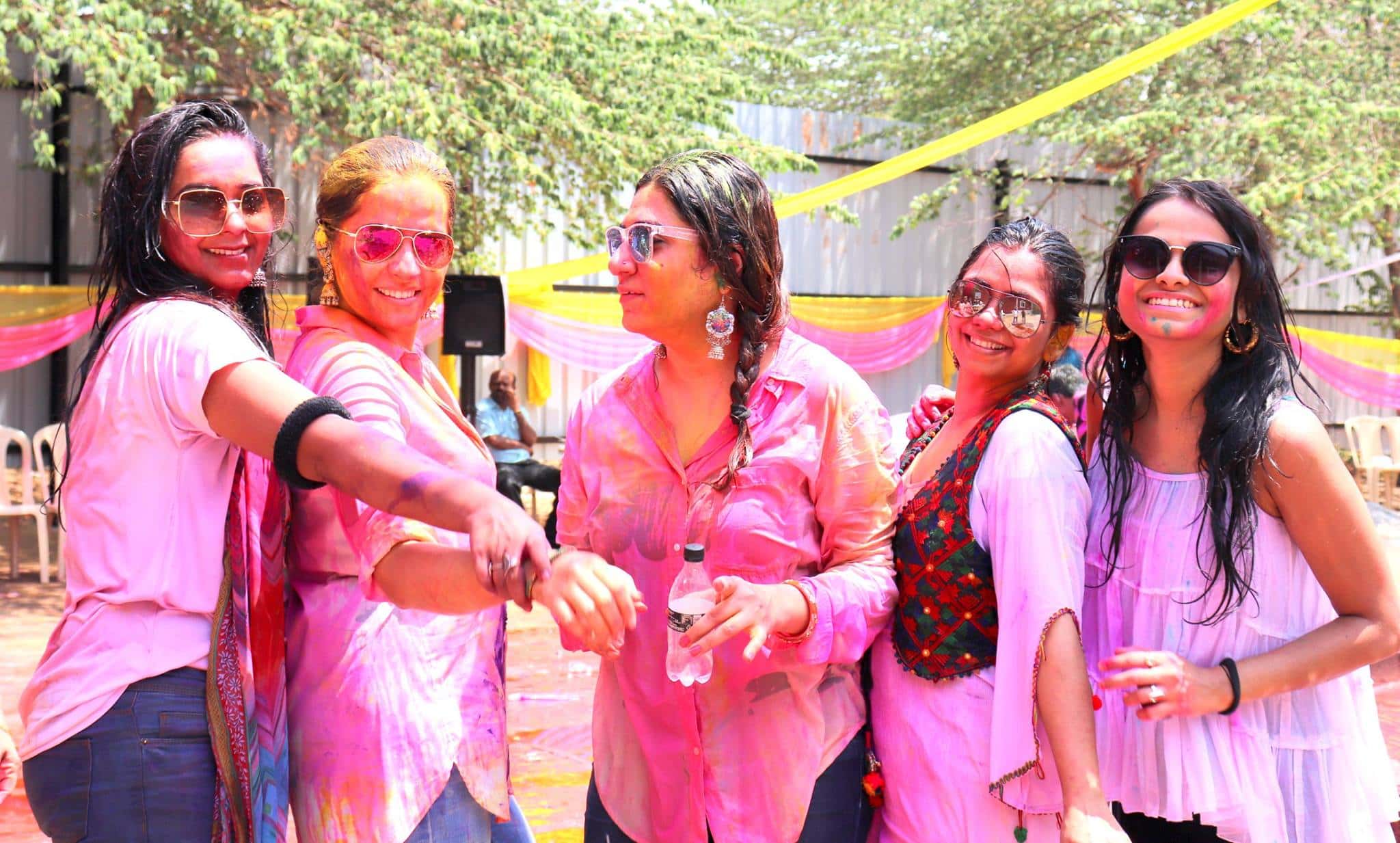 Holi Mere Angne mein thumb 3