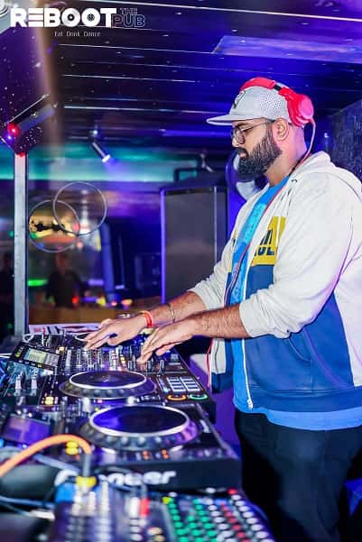 Saturday Noon Party  thumb 3