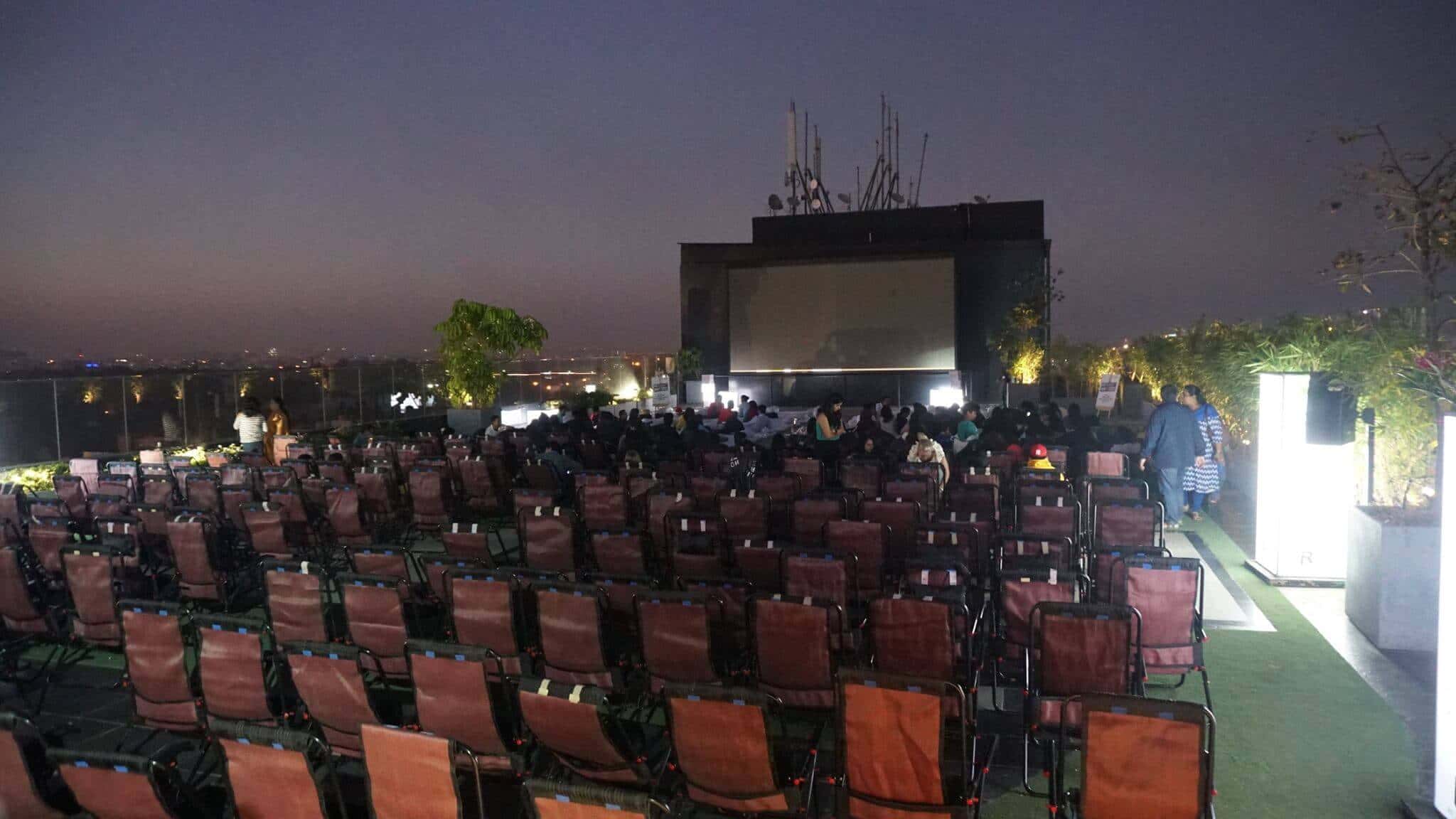 SteppinOut Movie Nights - PettinOut Edition thumb 2