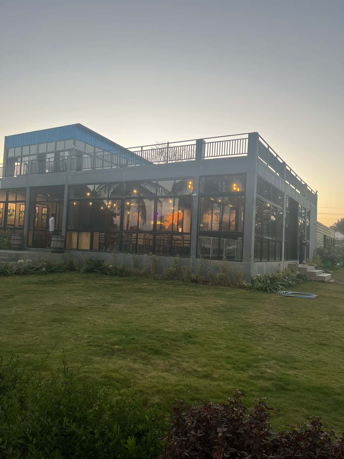 Christmas Movie Under The Stars thumb 4