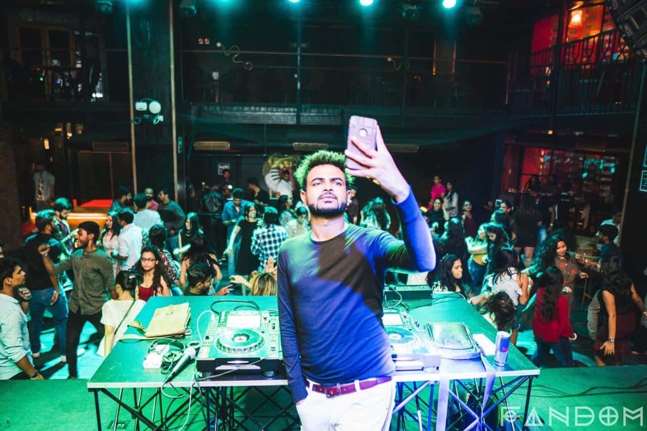 Girls Go Ga Ga Ladies Night With Prince Narula & DJ Hassan thumb 2