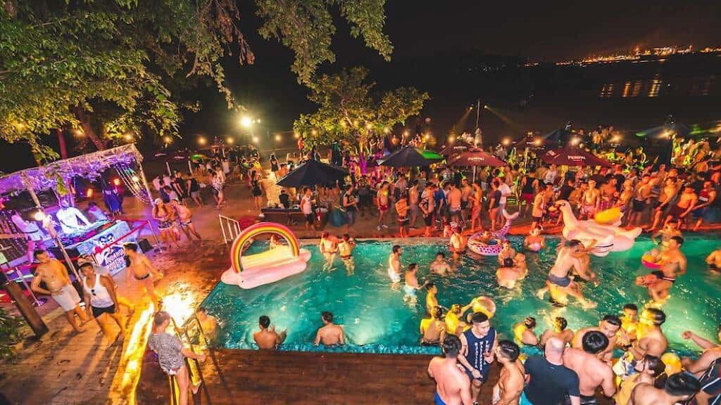 Techno Pool party thumb 2