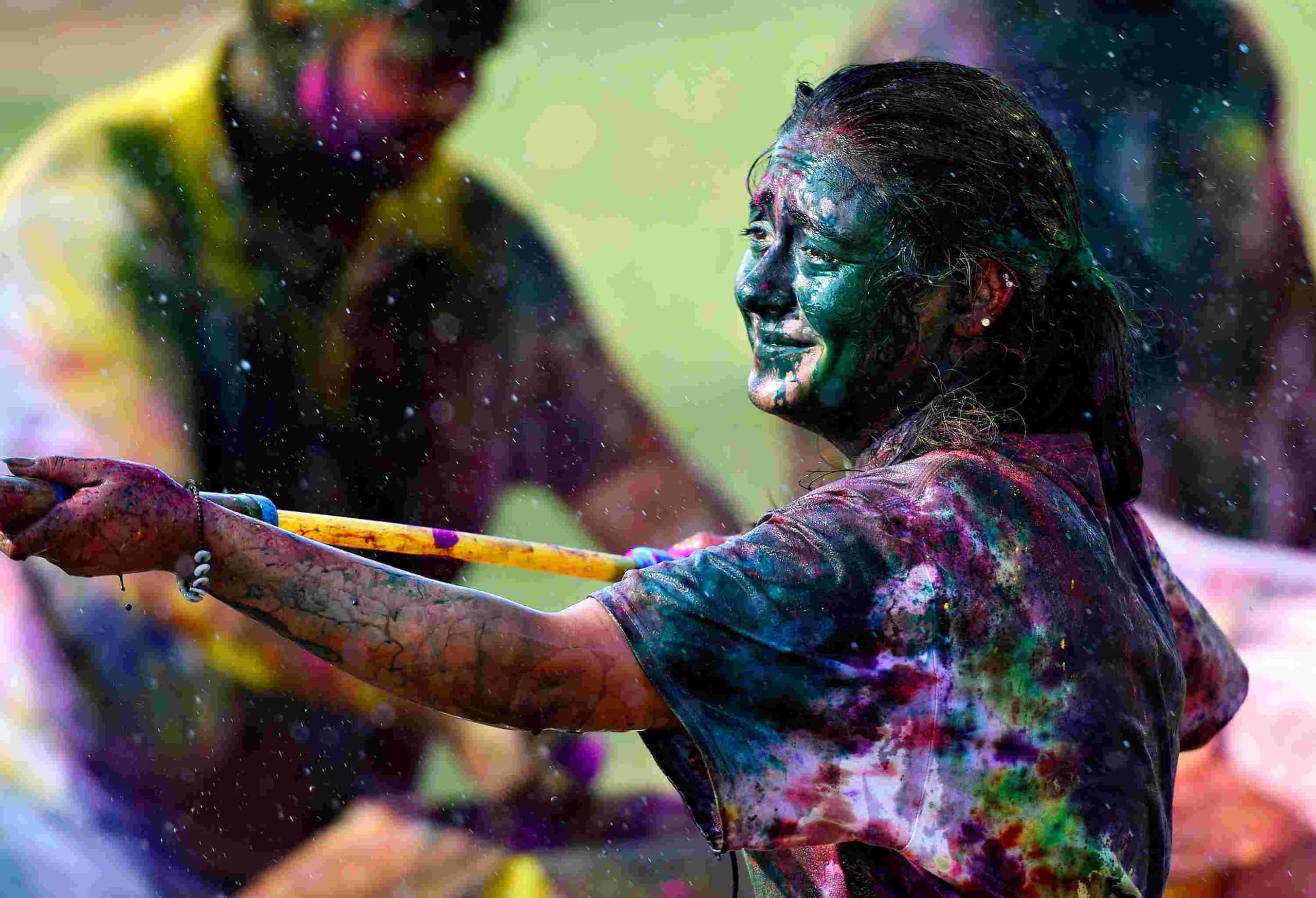 Biggest Psy Holi thumb 4