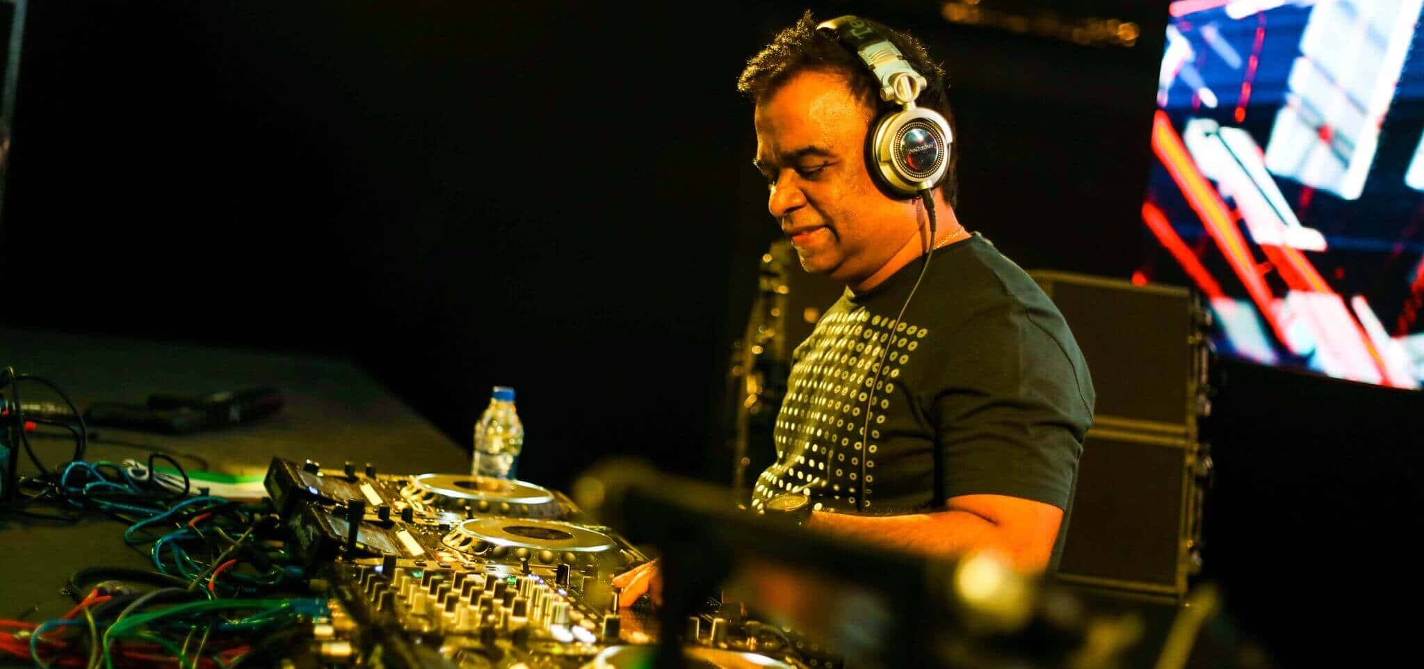 Indigo Hot Mix With DJ Ivan And Rohit Barker thumb 4