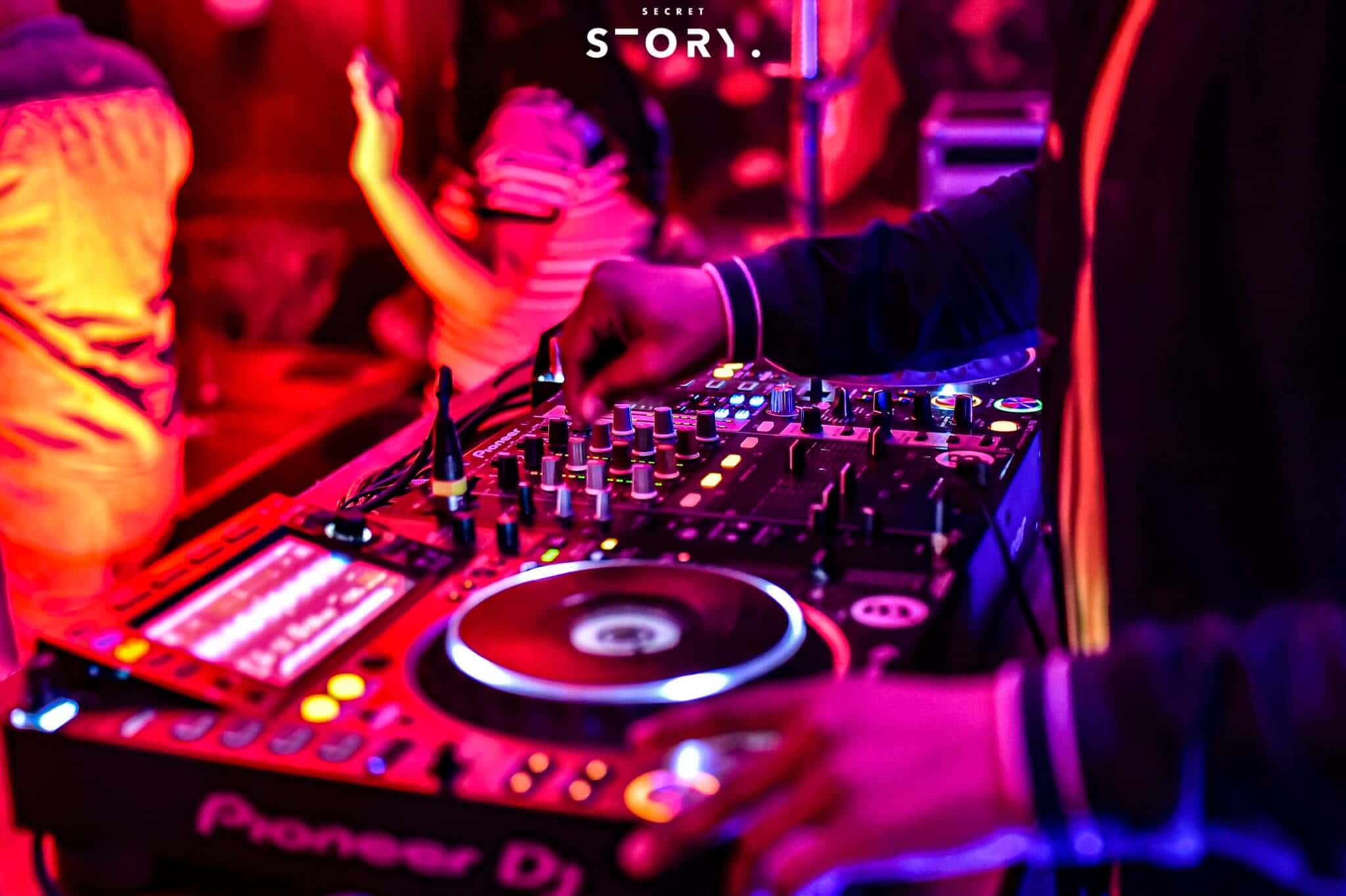 Live Music Sundays Ft Last Knight – The Band thumb 3