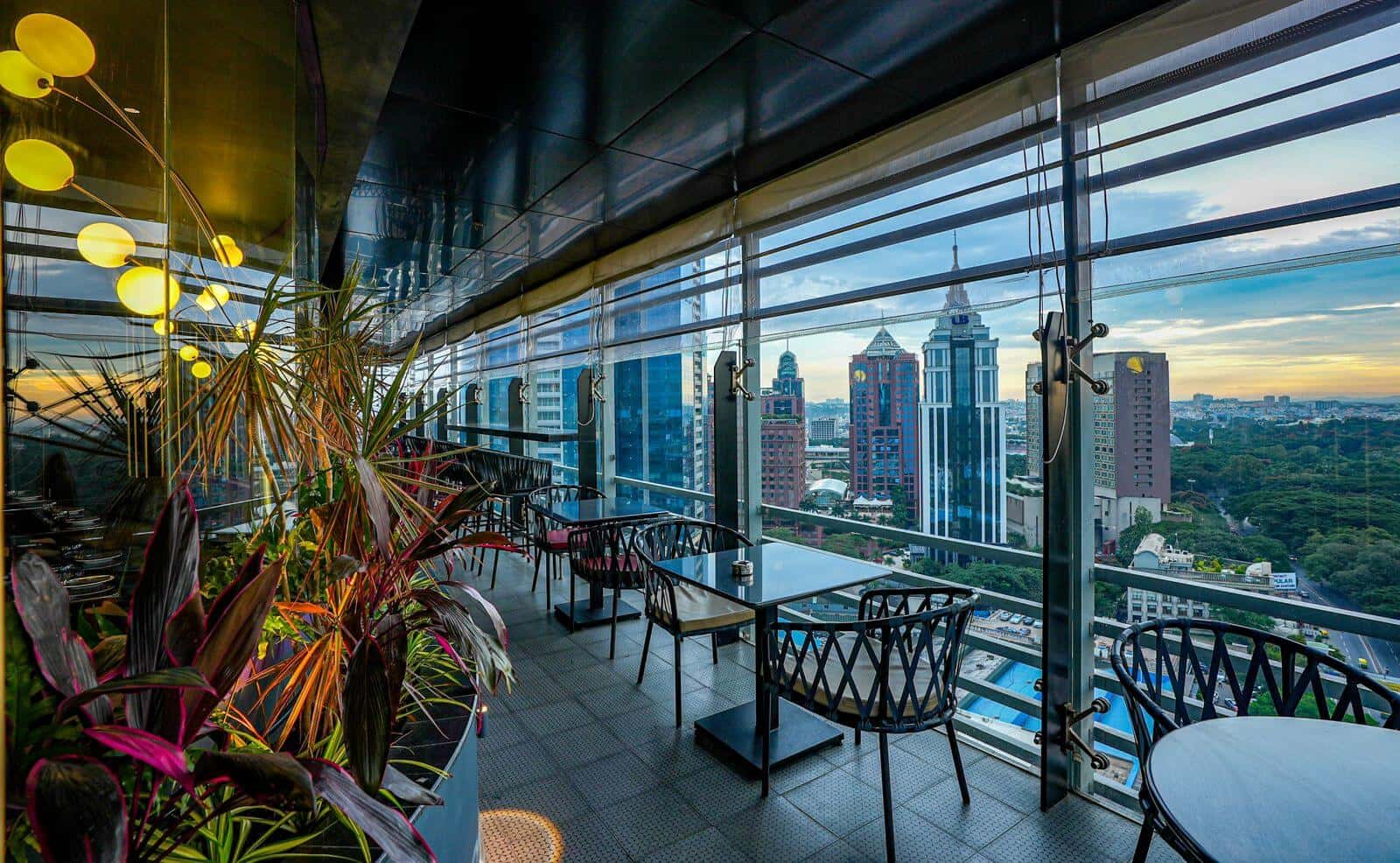 F1 Live Screening | Tunisha thumb 4