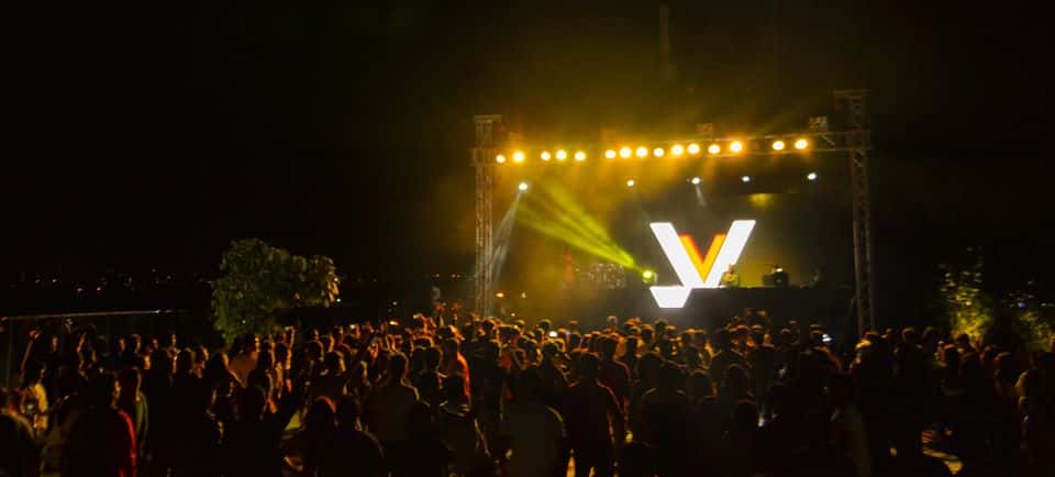 Afternoon Craze The Pool Party thumb 2