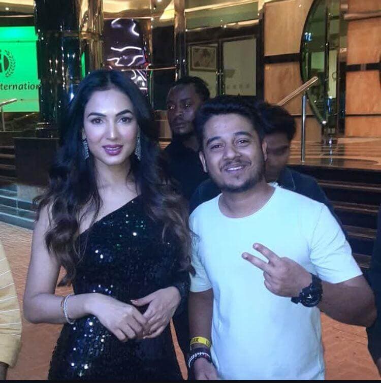 Artist: DJ Zak Hussain