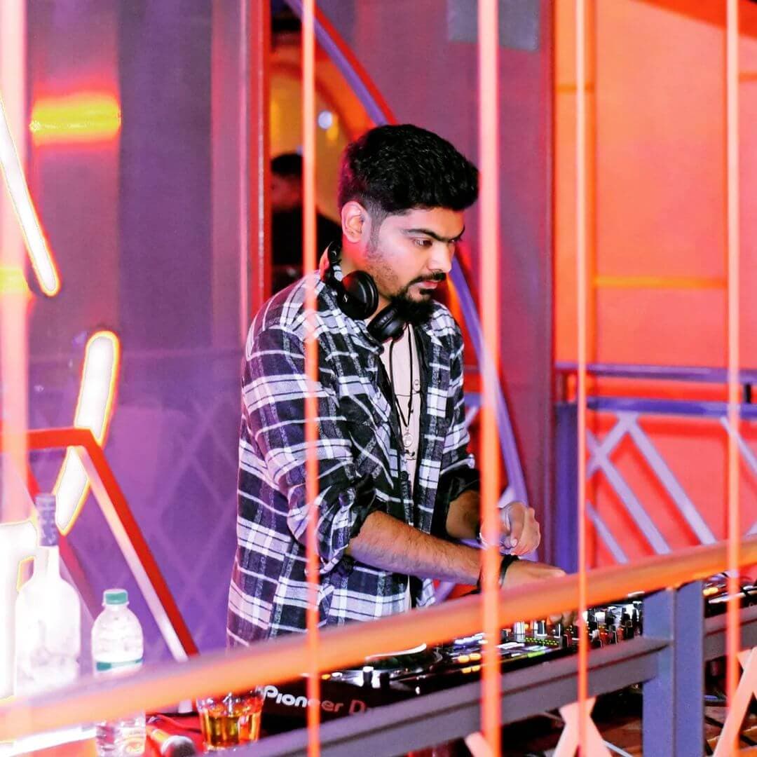 Artist: DJ Pratik Barot