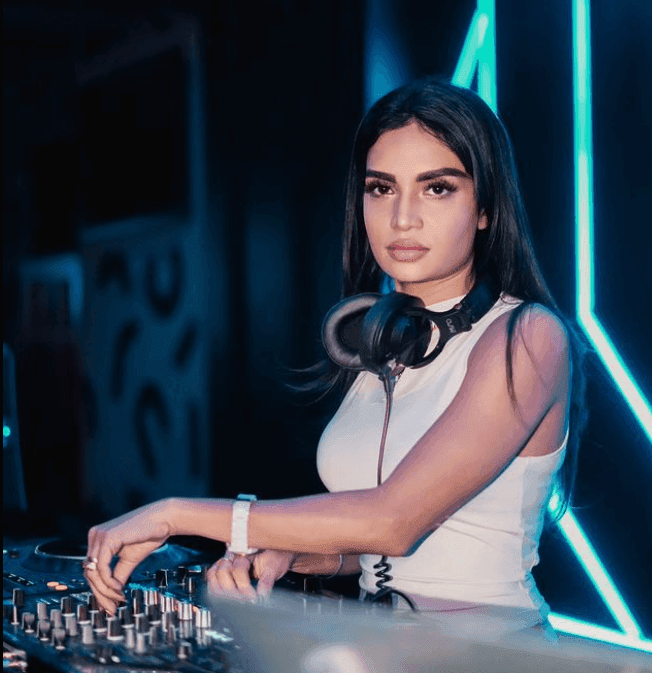 Artist: Dj Ziona Pinto