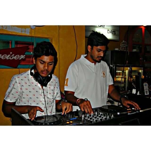 Artist: Radio Clouds