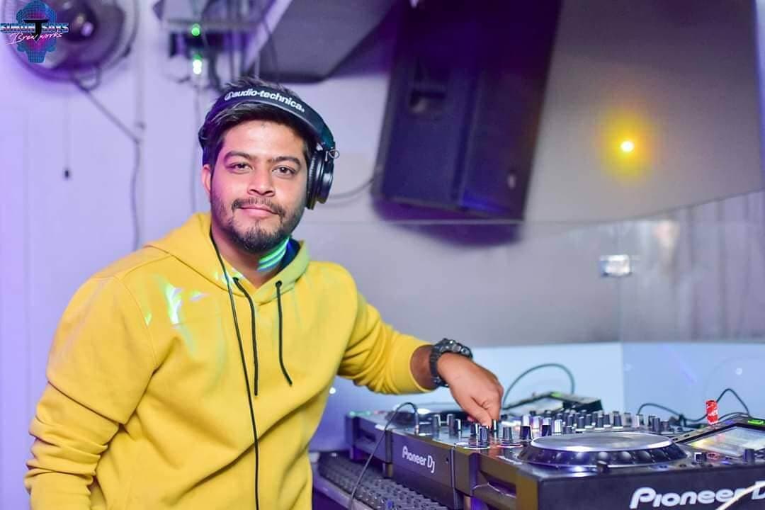 Artist: Dj Aman Senleo