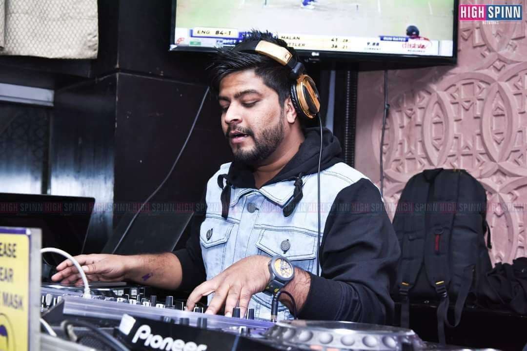 Artist: Dj Aman Senleo