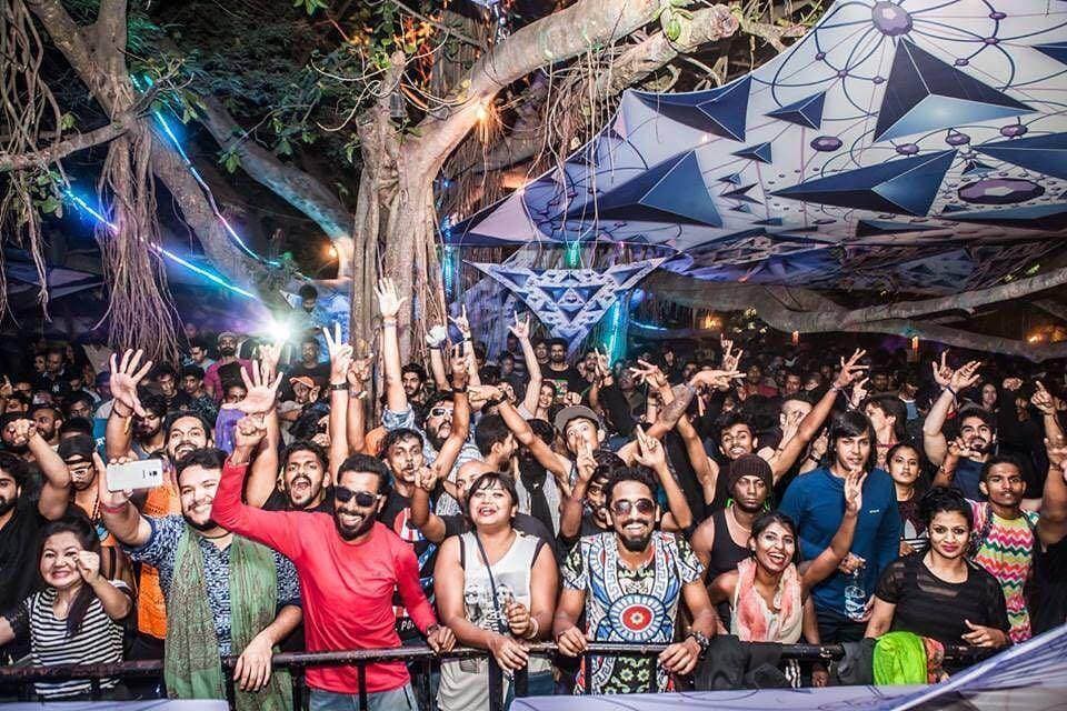 Venue: Pebble - The Jungle Lounge