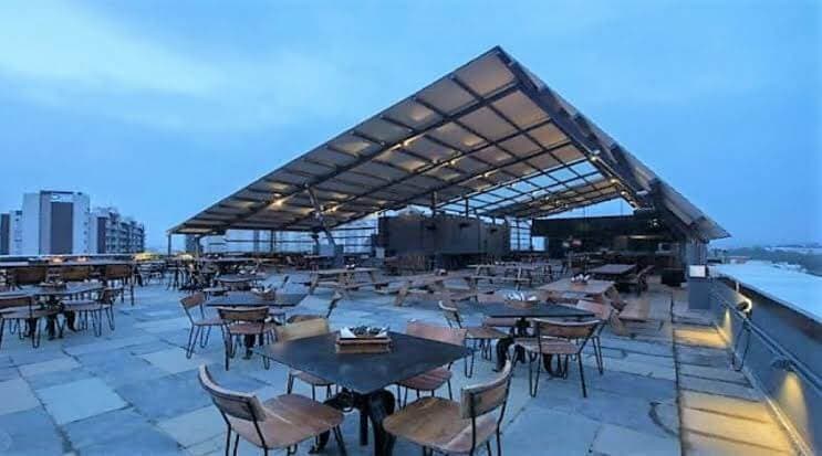 Venue: Gilly's Resto-Bar Marathalli East ORR