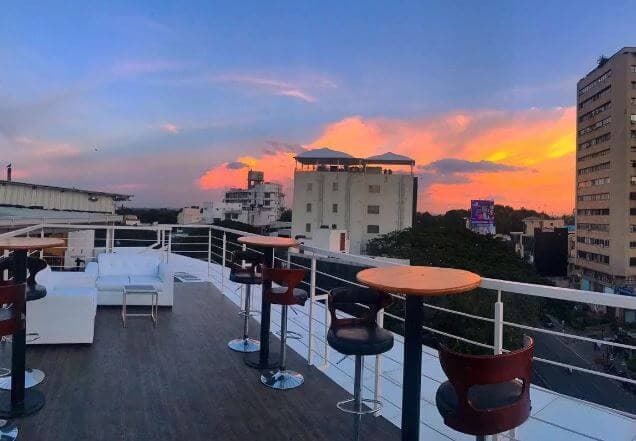 Venue: Double Decker