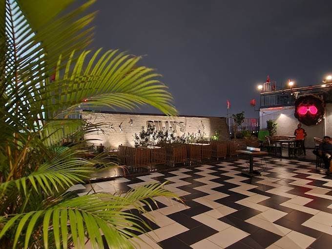 Venue: Gilly's Bannerghatta