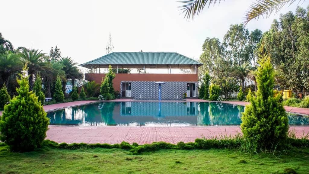 Venue: Lago Palms Resort