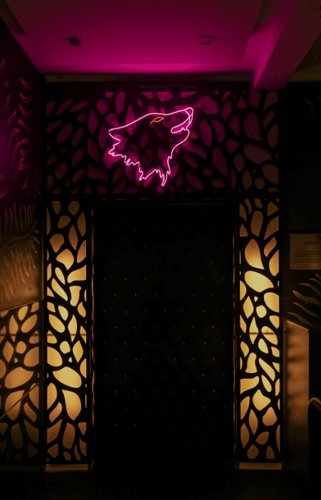 Venue: Howl' N The Pub 