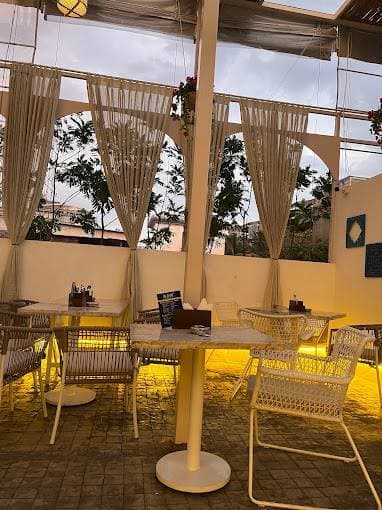 Venue: Raw Experiences