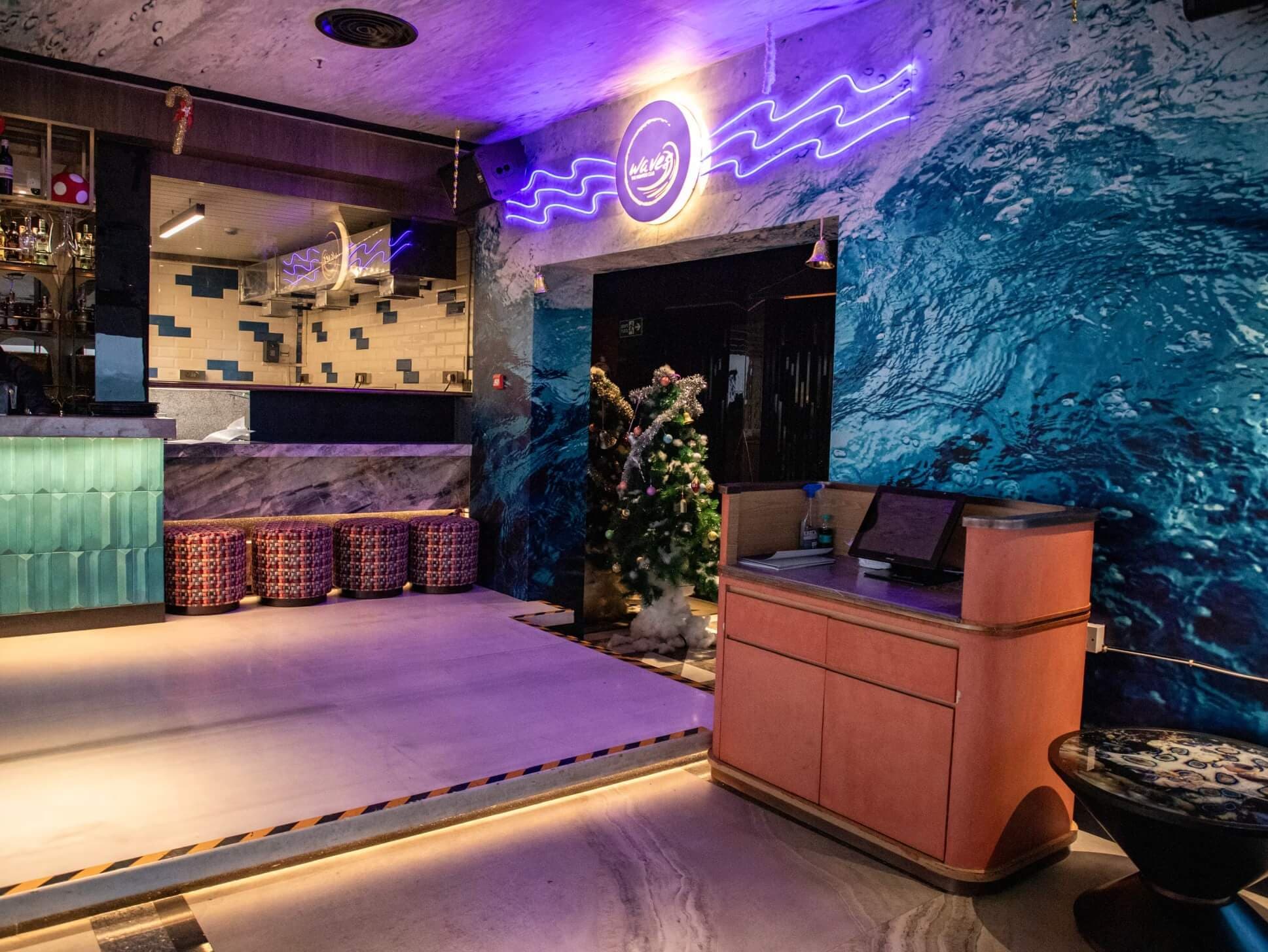 Waves - The HighTide Club