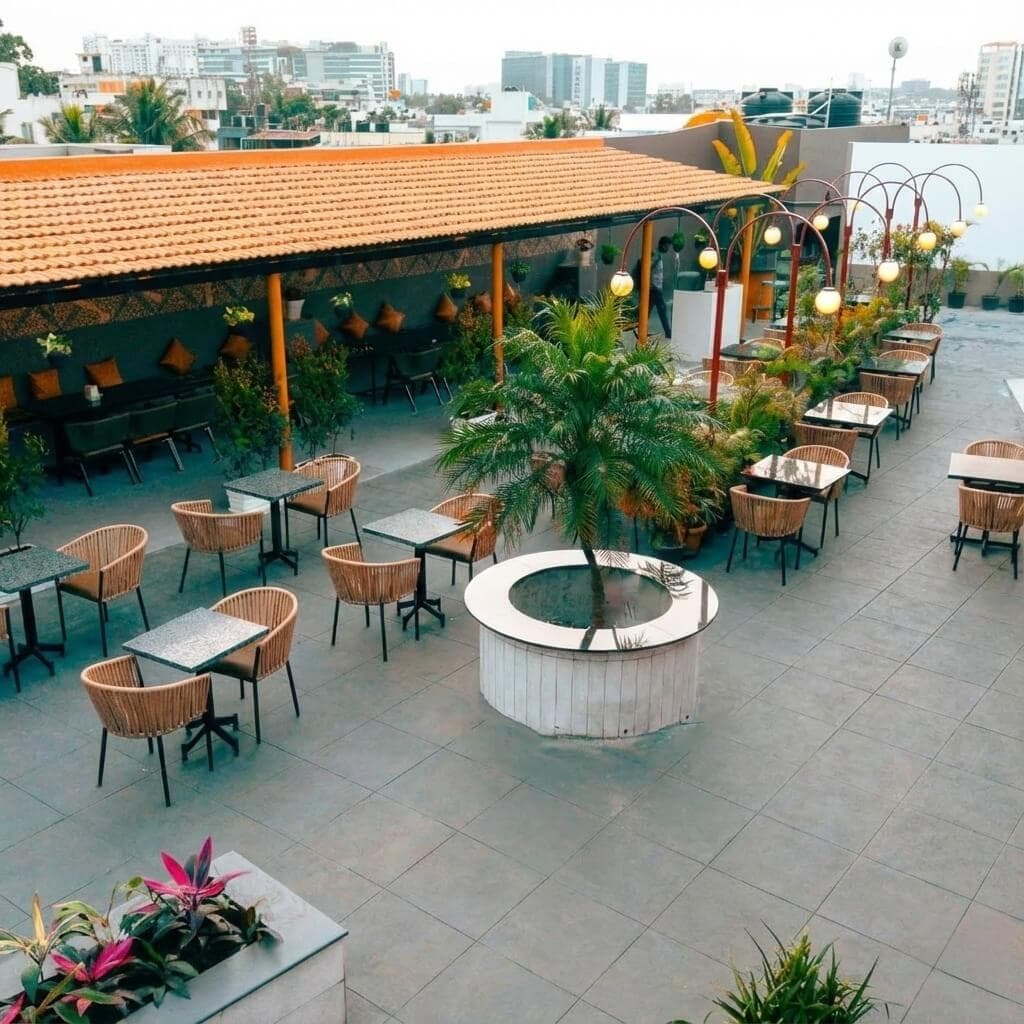 TRIPLE EIGHT Rooftop Bar & Kitchen